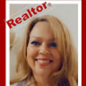 Meet your Posher, Andrea janeen